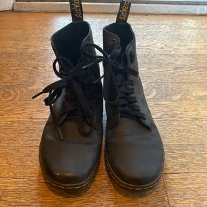 Dr. Martens TOBIAS boots